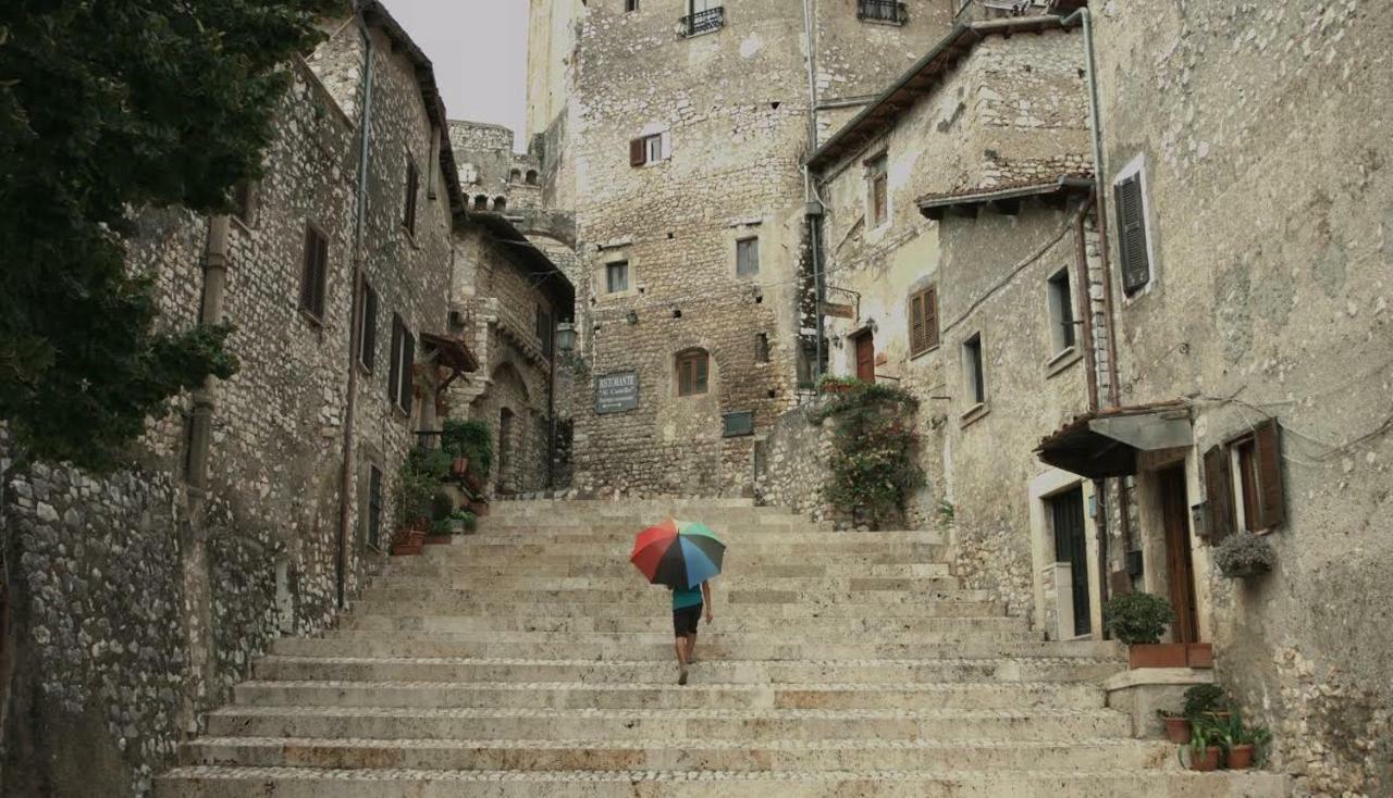 A Casa Di Lino Apartment Sermoneta Exterior photo