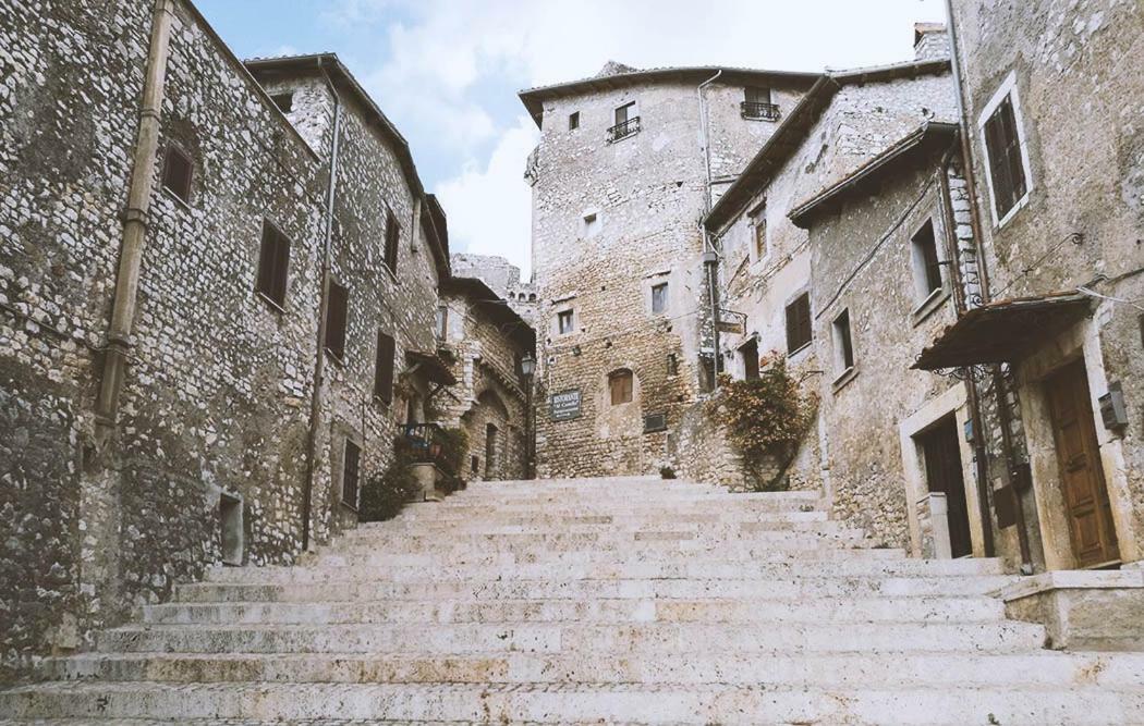 A Casa Di Lino Apartment Sermoneta Exterior photo