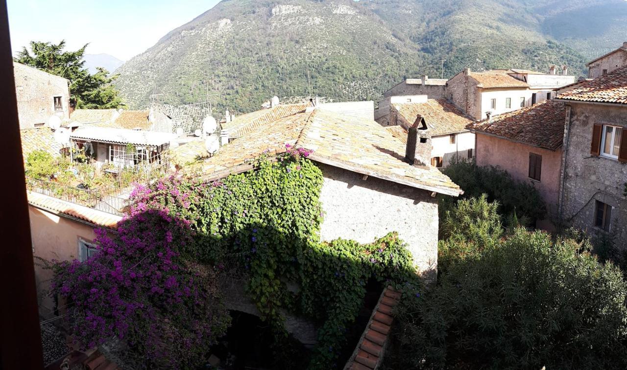 A Casa Di Lino Apartment Sermoneta Exterior photo