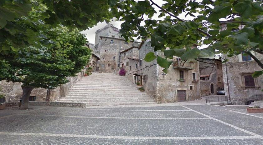 A Casa Di Lino Apartment Sermoneta Exterior photo