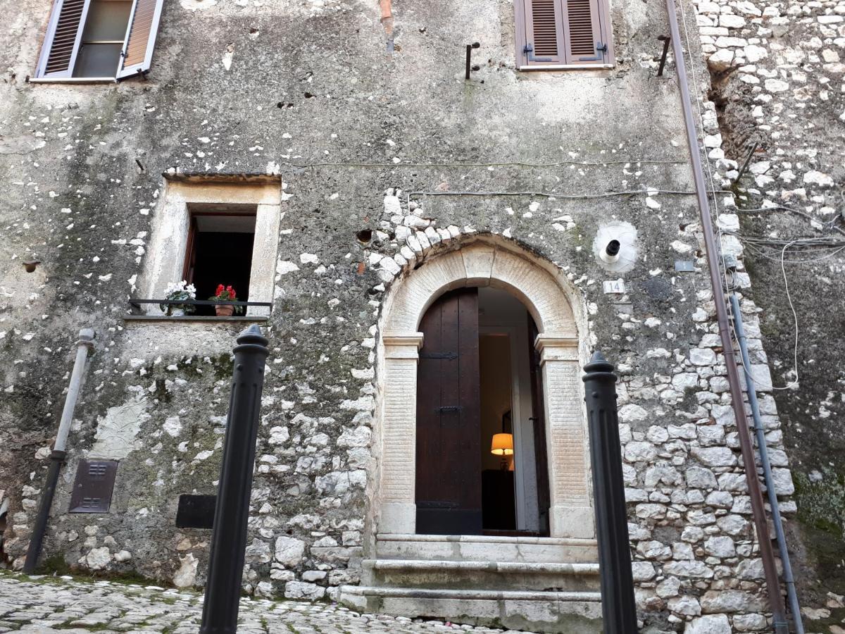 A Casa Di Lino Apartment Sermoneta Exterior photo